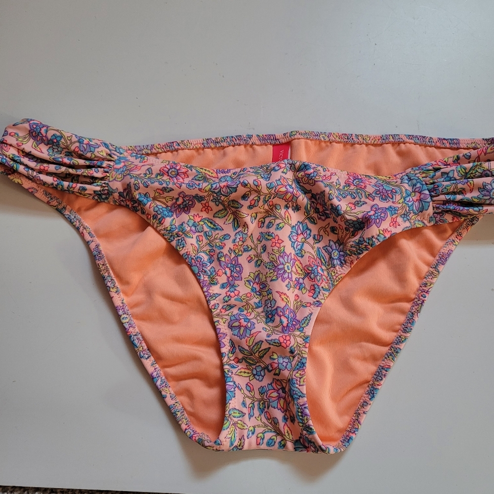 *Sale* Victoria's Secret Medium Bikini Bottom Peach  Flowers Scrunch Sides